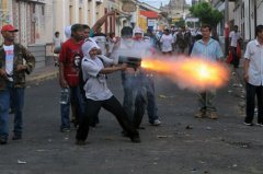 尼加拉瓜反对党和执政党支持者发生冲突 多人伤